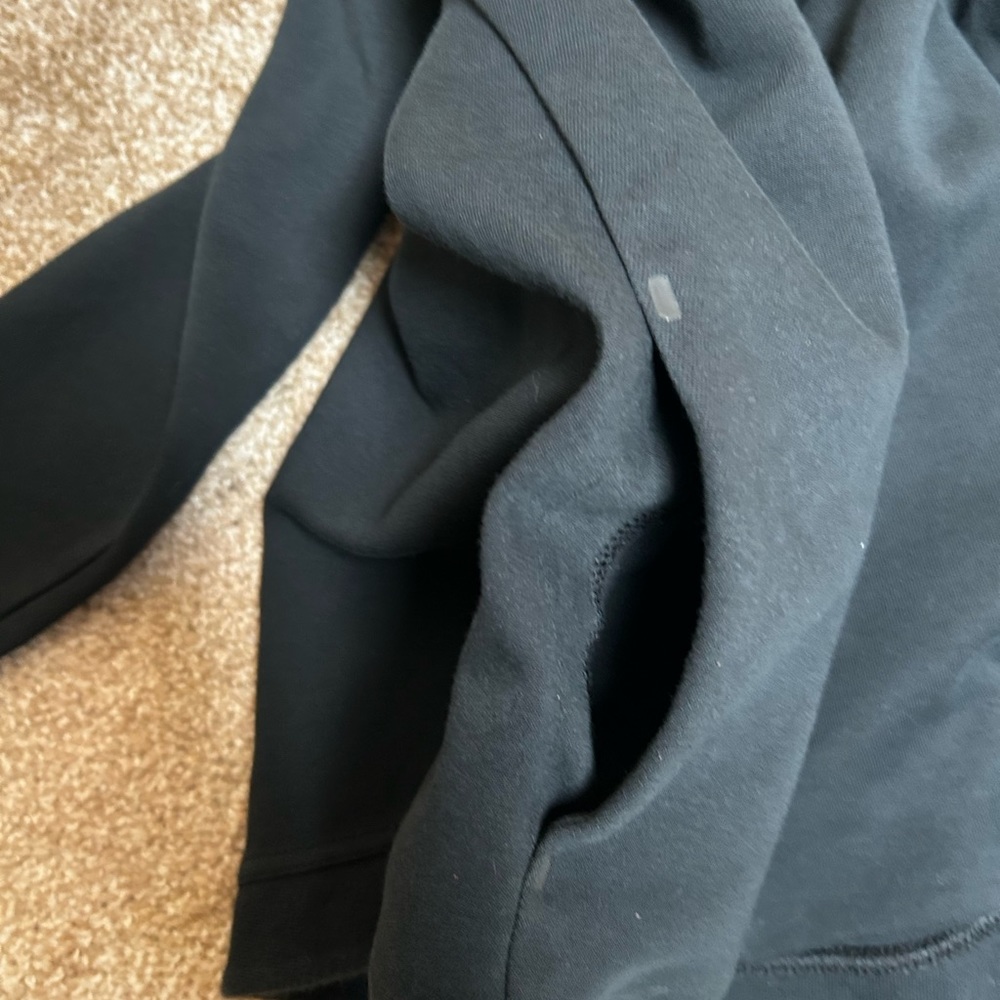 Nike hooded sweatshirt sz s. Black, - Picture 3 of 4